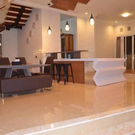 Villa Agro Kusuma Pinus R7 Batu  Exteriör bild