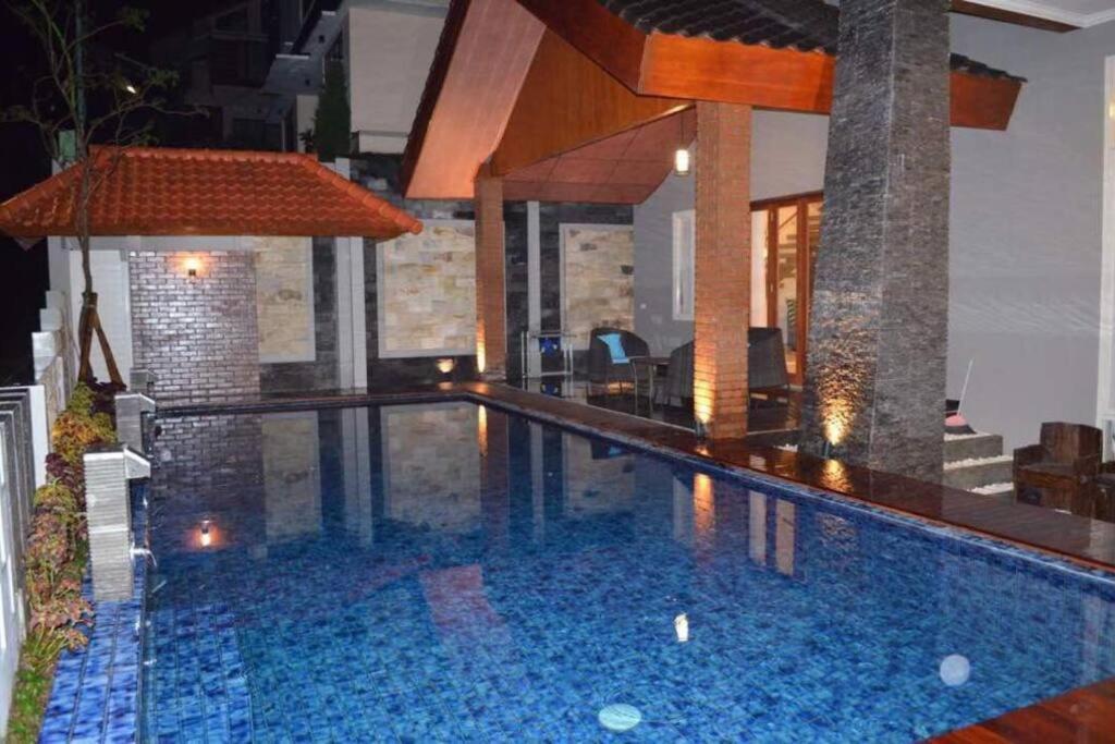 Villa Agro Kusuma Pinus R7 Batu  Exteriör bild